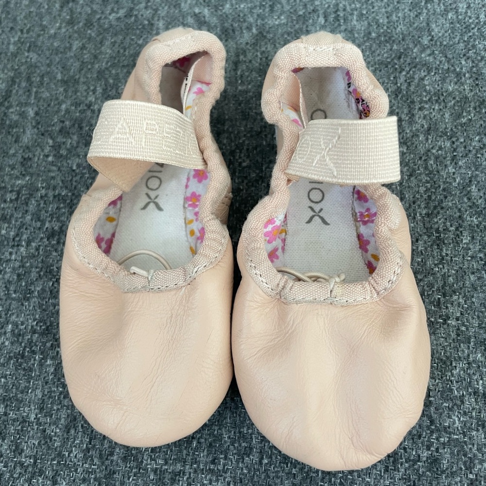 Capezio Daisy 205 Ballet Shoe (Toddler) size 8